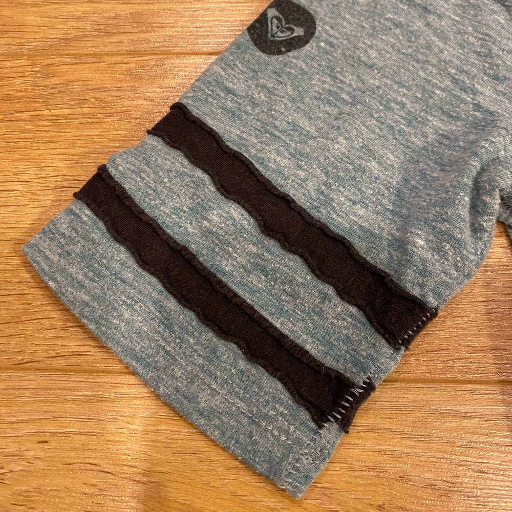 Roxy Tee - Small - Picture 5 of 5